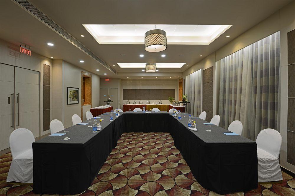 Sun-N-Sand Pune Exterior foto