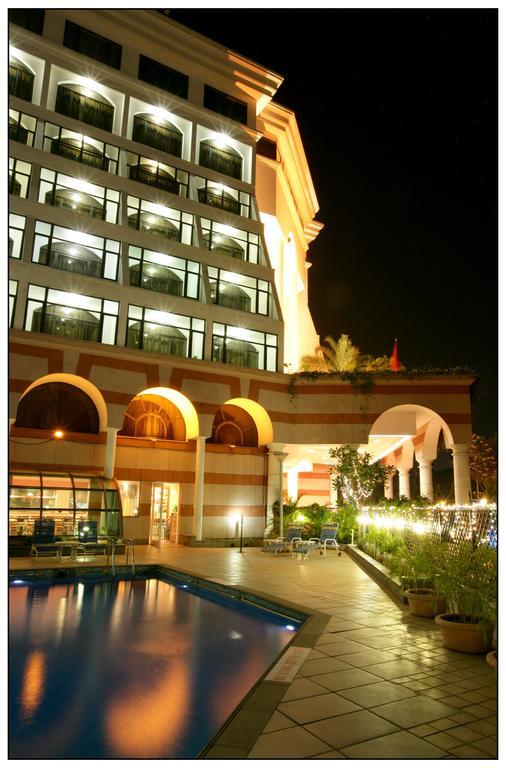 Sun-N-Sand Pune Exterior foto